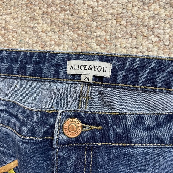 NWOT Alice & You Embroidered Girlfriend Jean - Mid wash / UK 24/US 20 - Picture 5 of 6